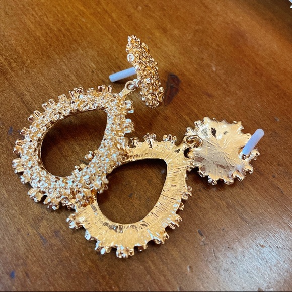 H&M Gold Chunky Statement Stud Drop Earring - Picture 8 of 9